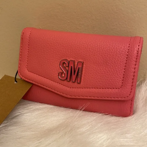 NWT Steve Madden Raspberry Pink Trifold Wallet - Picture 4 of 11